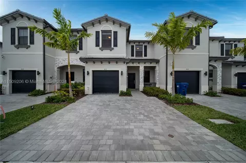 437 NW 204th St, Miami Gardens, FL 33169
