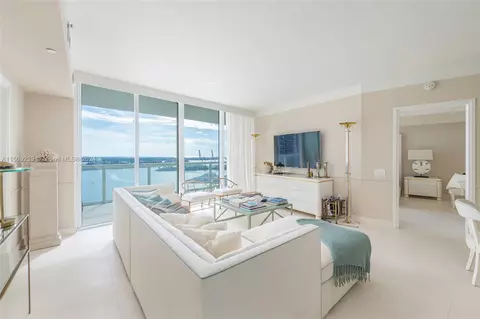 450 Alton Rd #2105, Miami Beach, FL 33139