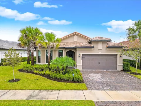 8222 NW 79th Ave, Tamarac, FL 33321