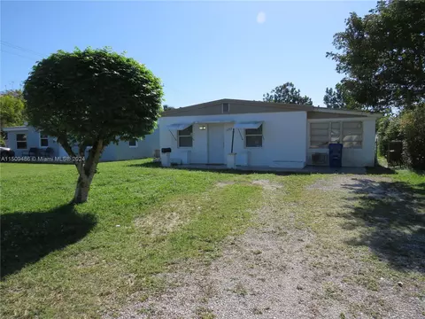 1682 NE 182nd St, North Miami Beach, FL 33162