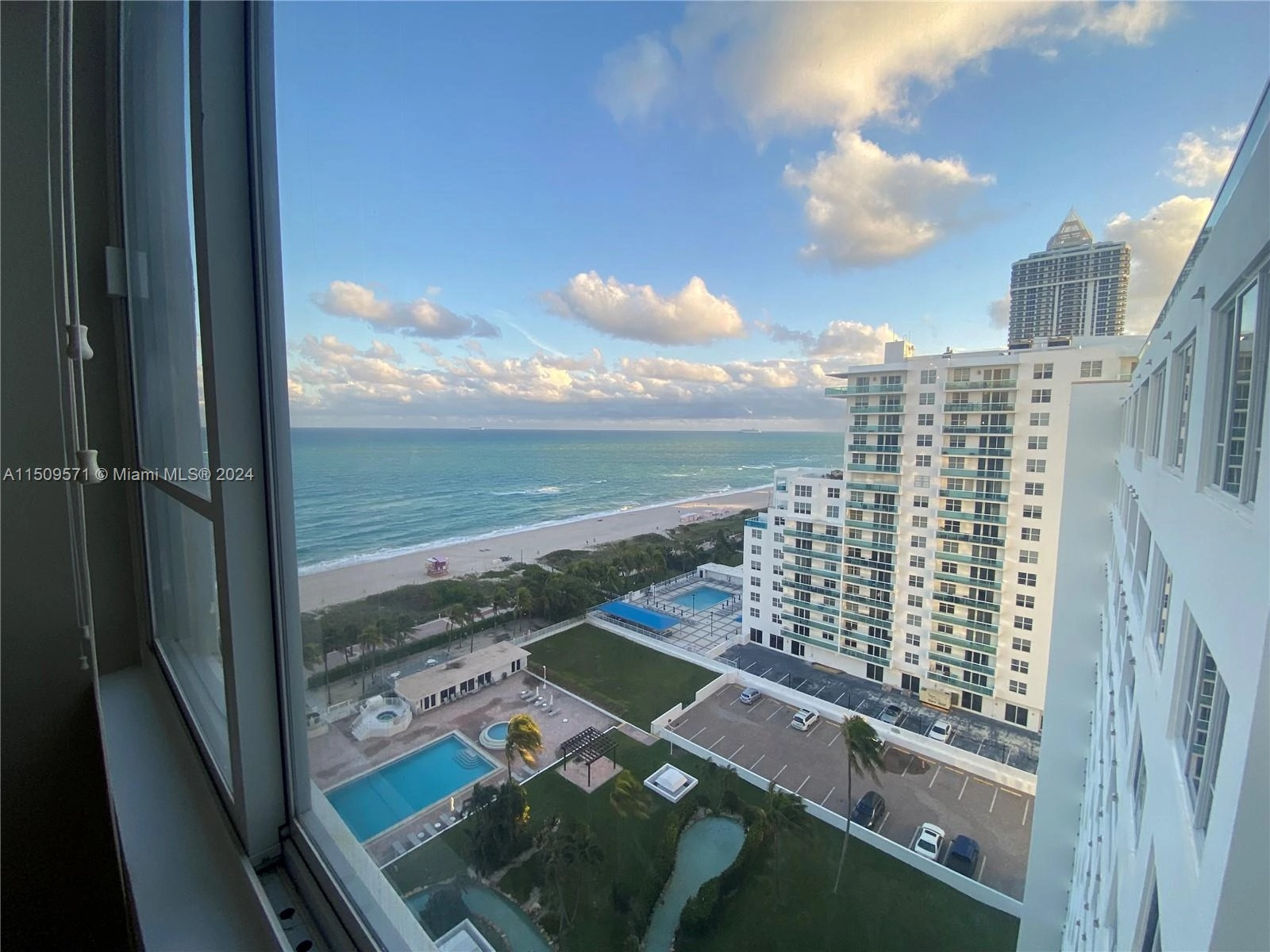 5005 Collins Ave Unit 1516