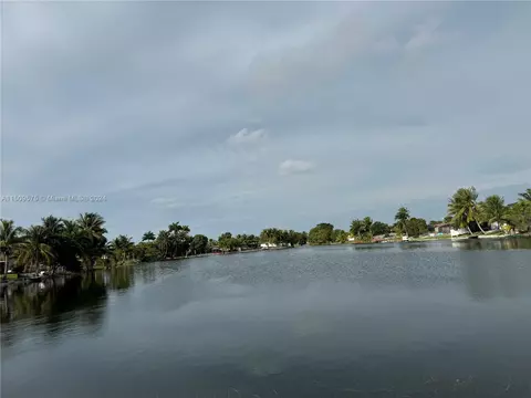 2081 NW 84th Way, Sunrise, FL 33322