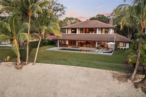 Exterior - 16020 E Troon Cir, Miami Lakes, FL 33014 photo 11 of 14