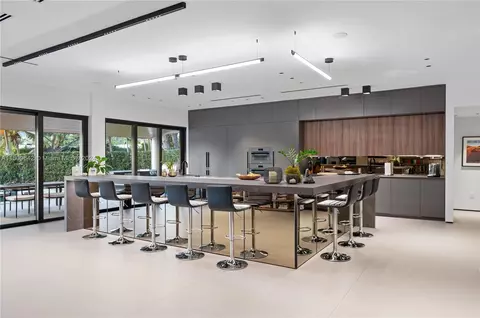 Kitchen - 16020 E Troon Cir, Miami Lakes, FL 33014 photo 1 of 6