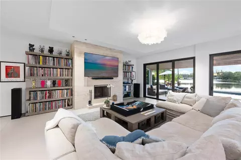 Living - 16020 E Troon Cir, Miami Lakes, FL 33014 photo 1 of 4
