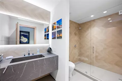 Bath - 16020 E Troon Cir, Miami Lakes, FL 33014 photo 2 of 6