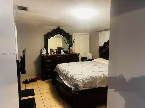 Undisclosed, Hialeah, FL 33013 photo 32