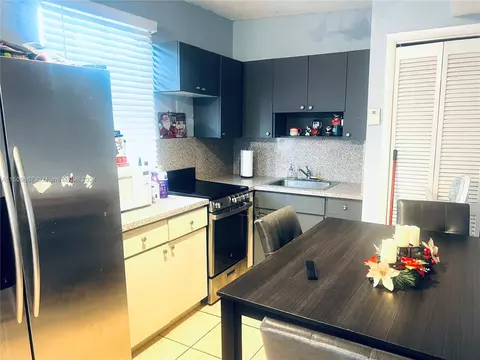 Undisclosed, Hialeah, FL 33013 photo 36