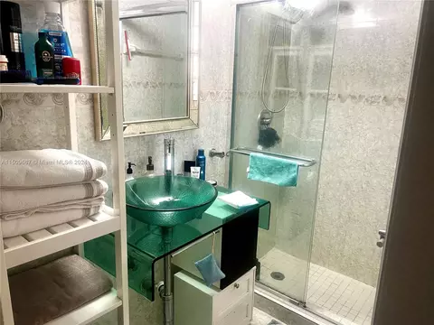 Undisclosed, Hialeah, FL 33013 photo 15