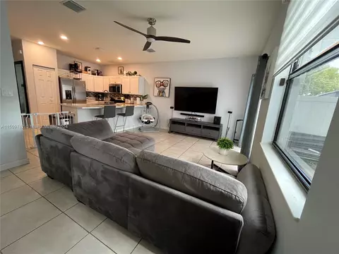 Undisclosed, Hialeah, FL 33018 photo 8