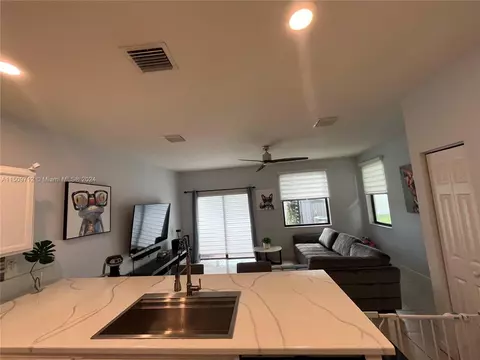 Undisclosed, Hialeah, FL 33018 photo 2