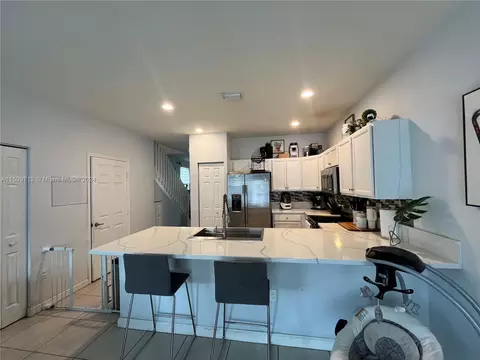 Undisclosed, Hialeah, FL 33018 photo 3