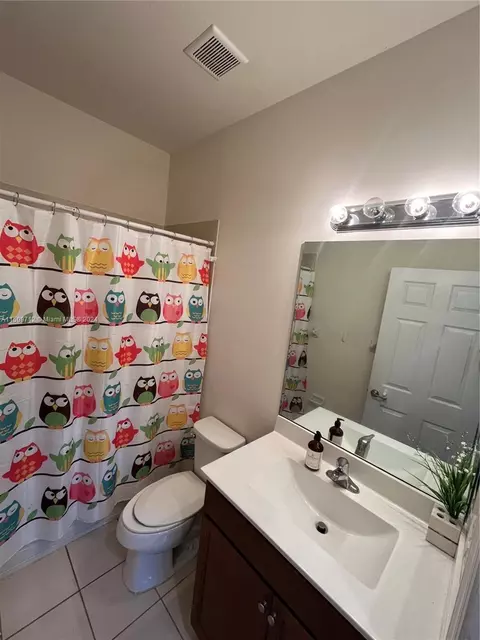 Undisclosed, Hialeah, FL 33018 photo 15