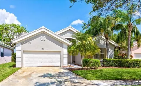 2685 SE 4th Pl, Homestead, FL 33033