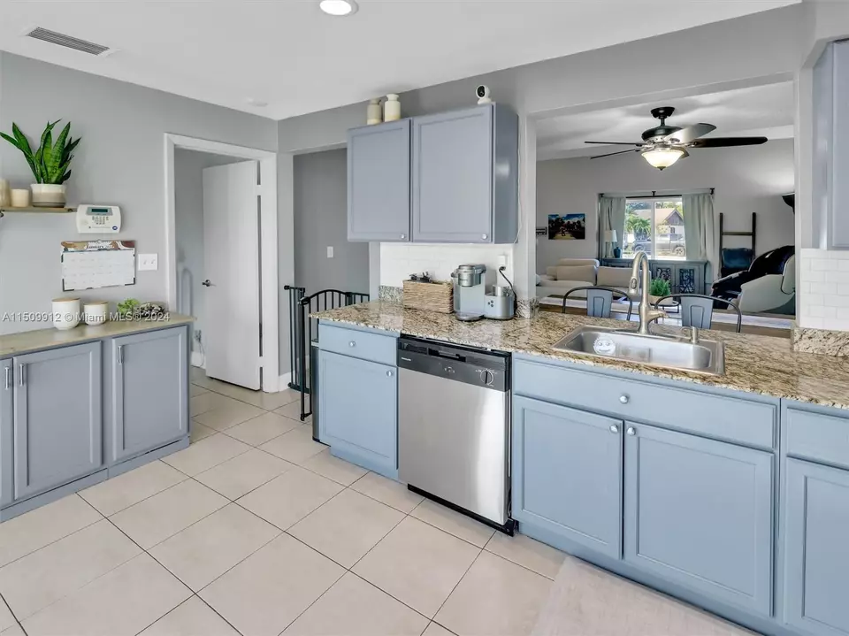  5720 NW 55th Ln, Tamarac, FL 33319 photo 15