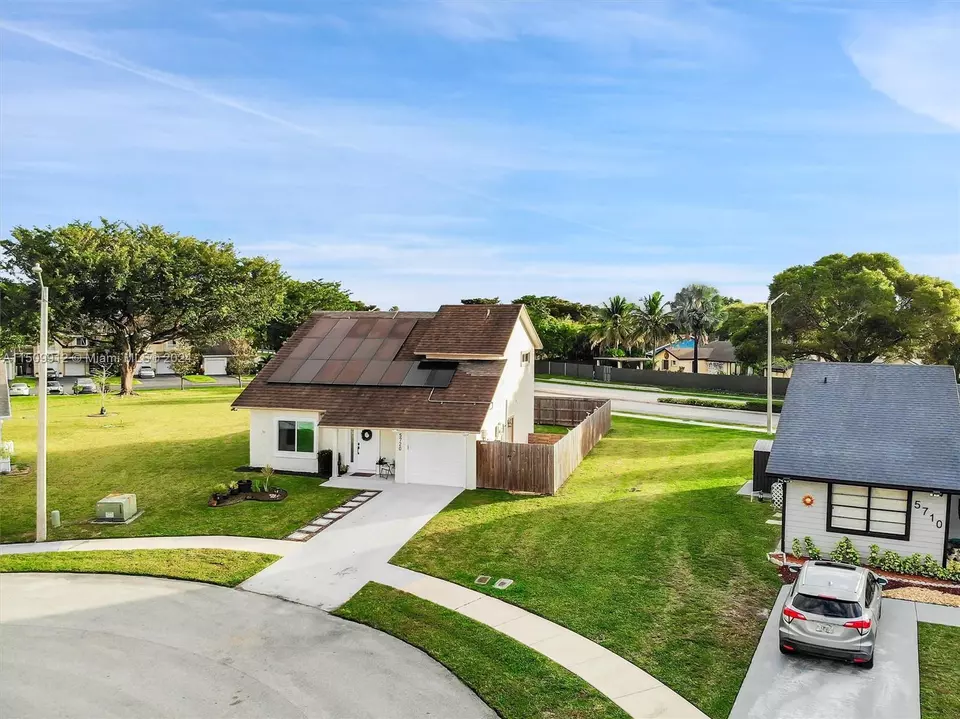  5720 NW 55th Ln, Tamarac, FL 33319 photo 40