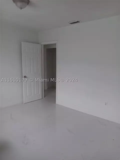 913 Superior St, Opa Locka, FL 33054