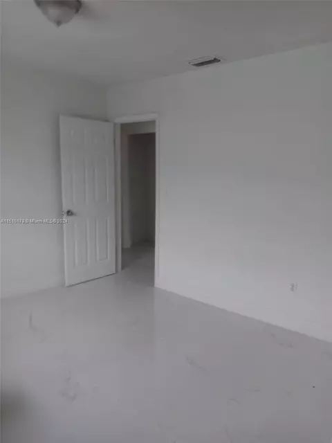 913 Superior St, Opa Locka, FL 33054