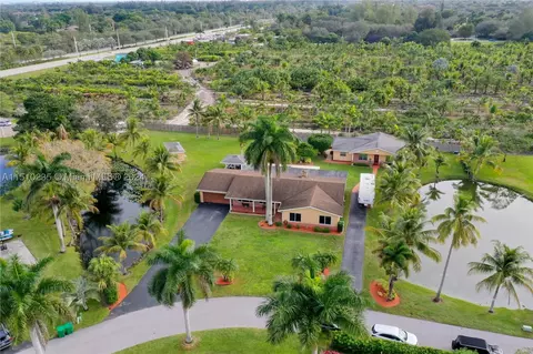 4725 SW 109th Ter, Davie, FL 33328