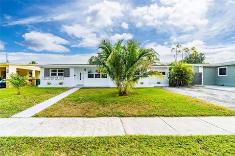 640 NW 195th Ter, Miami Gardens, FL 33169
