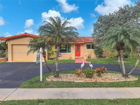 10931 Taft, Pembroke Pines, FL 33026