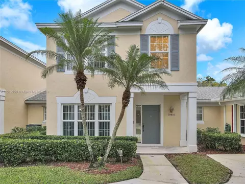 10910 Jewel Box Ln, Tamarac, FL 33321