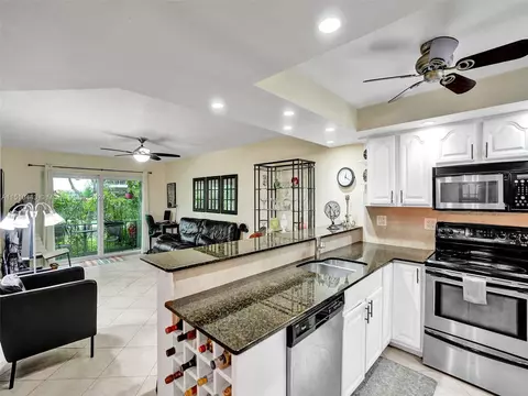 3002 NE 5th Ter #111-B, Wilton Manors, FL 33334