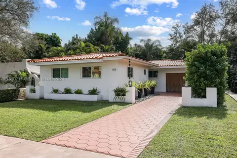 808 Catalina Pl, Coral Gables, FL 33134