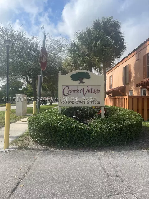 7101 Miami Lakes Dr #Q22, Miami Lakes, FL 33014