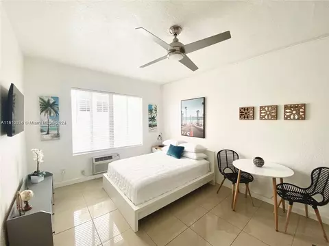 3710 Collins Ave #N-208, Miami Beach, FL 33140