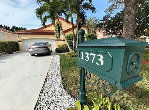 1373 Harbour Side Dr, Weston, FL 33326