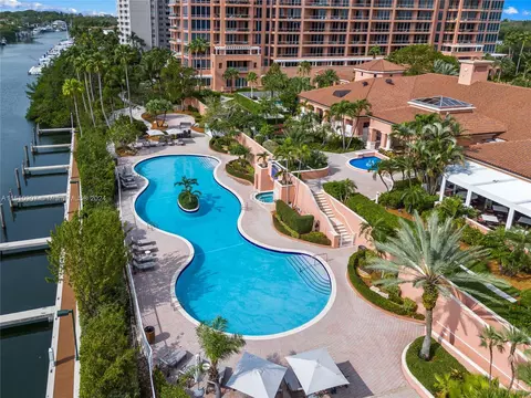 10 Edgewater Dr #3E, Coral Gables, FL 33133