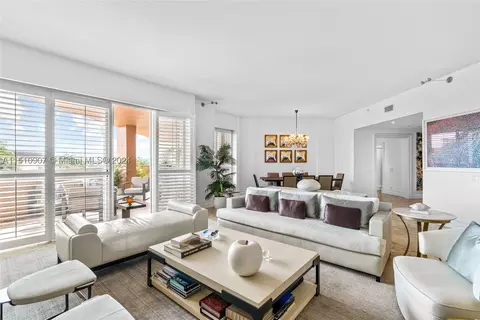 10 Edgewater Dr #3E, Coral Gables, FL 33133