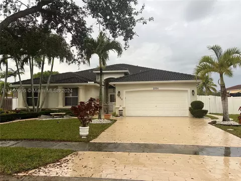 2324 NW 192nd Ave, Pembroke Pines, FL 33029