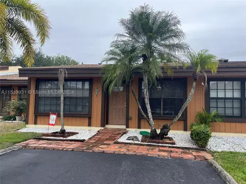 2351 Poinsetta Ct #2351, Pembroke Pines, FL 33026