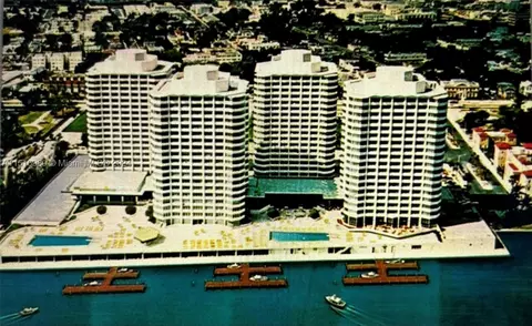 801 Brickell Bay Dr #862, Miami, FL 33131