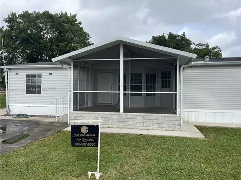 19800 SW 180th Ave UNIT 7, Miami, FL 33187