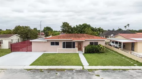 511 W 39th St, Hialeah, FL 33012