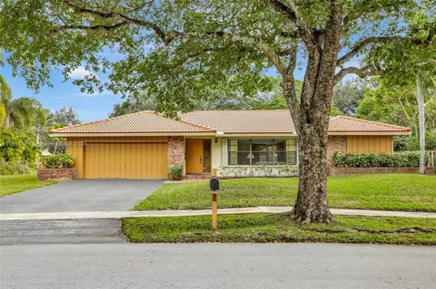 9360 NW 13th St, Plantation, FL 33322