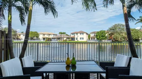 10943 NW 79th St, Doral, FL 33178
