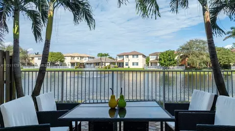 10943 NW 79th St, Doral, FL 33178