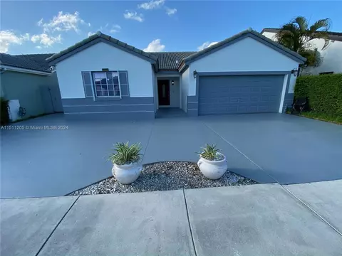 15781 SW 74th St, Miami, FL 33193