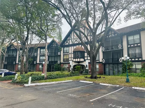 3730 Inverrary Dr #2P, Lauderhill, FL 33319