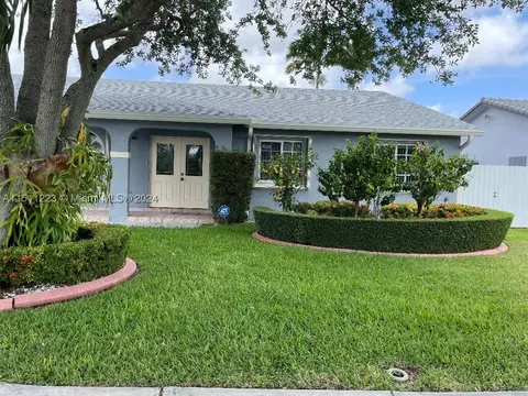 15221 SW 177th Ter, Miami, FL 33187
