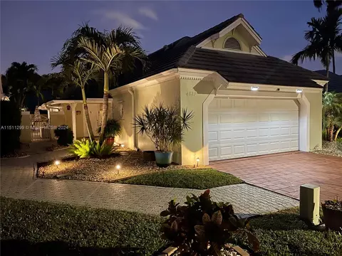 4823 NW 101st Pl, Doral, FL 33178