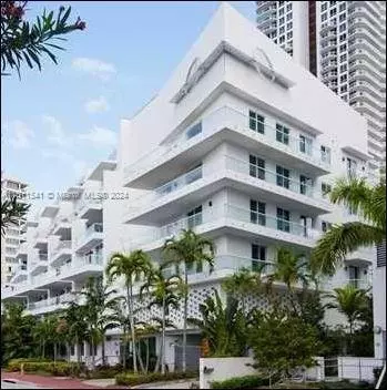 6362 Collins Ave #611, Miami Beach, FL 33141