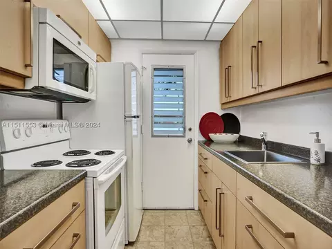 16750 NE 14th Ave #210, Miami, FL 33162