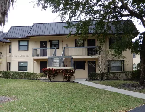 105 NW 93rd Ave #105, Pembroke Pines, FL 33024