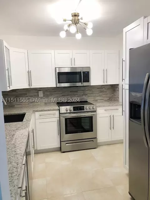 1301 NE 191st St #F413, Miami, FL 33179