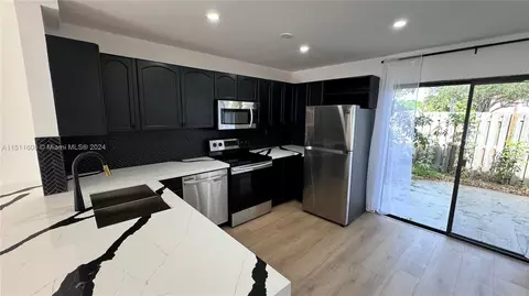 370 City View Dr #370, Fort Lauderdale, FL 33311